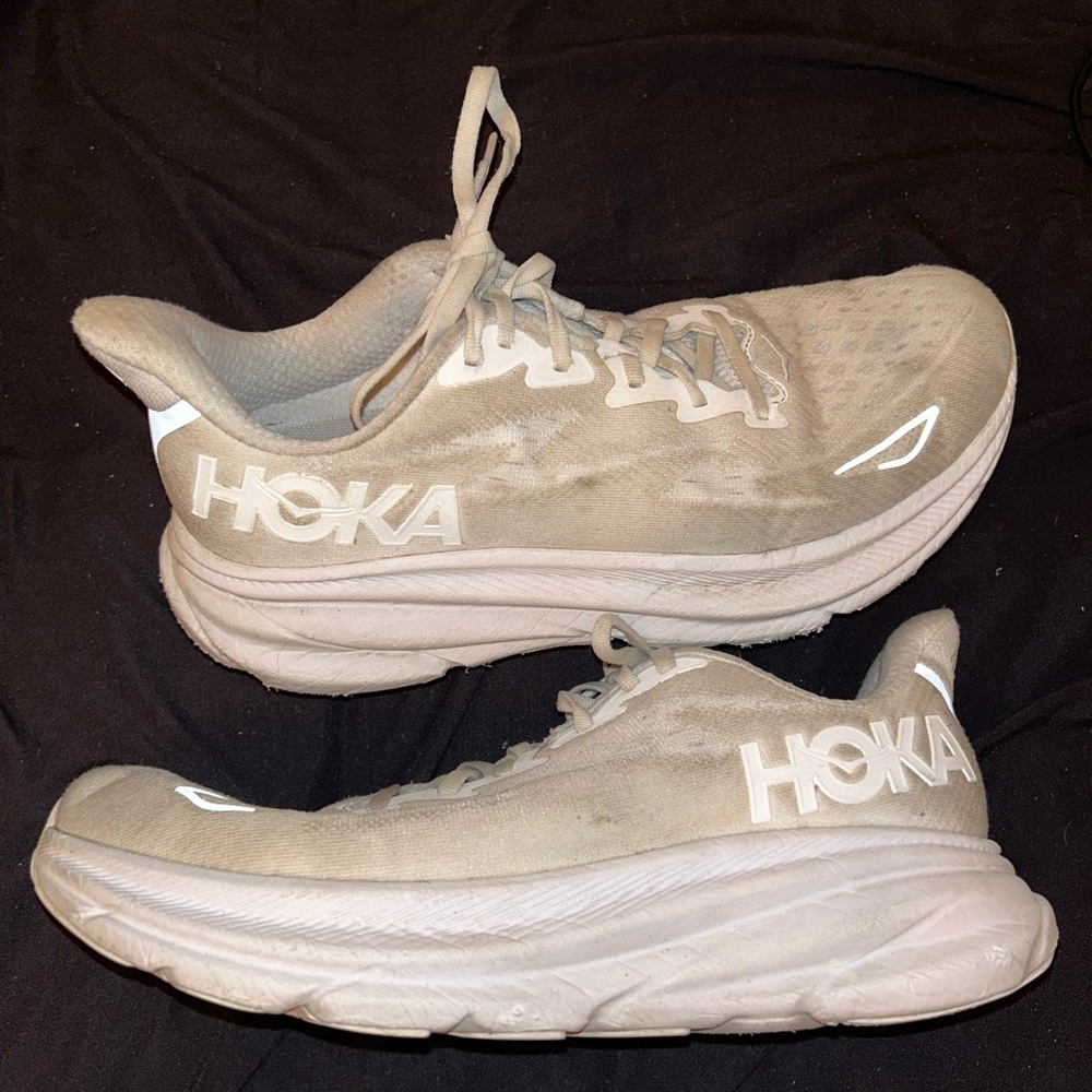 HOKA ONE ONE Clifton 9 Women's Low-top Sneaker Size 10D Wide